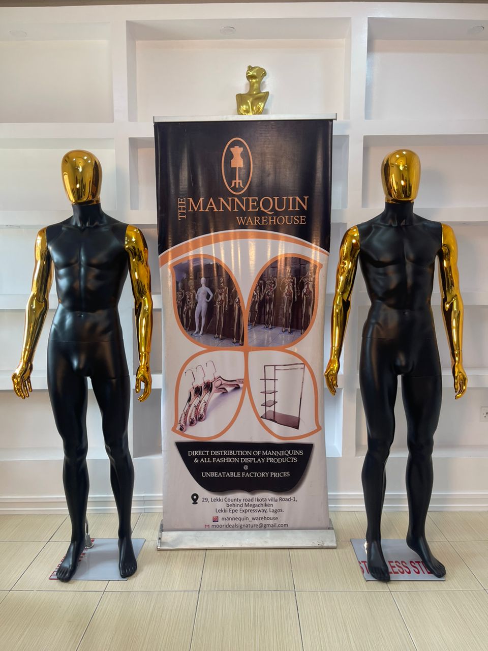 757aba03-33bf-48fa-ba49-ee5989c32ebb MALE BLACK & GOLD CHROME MANNEQUIN - Image 1