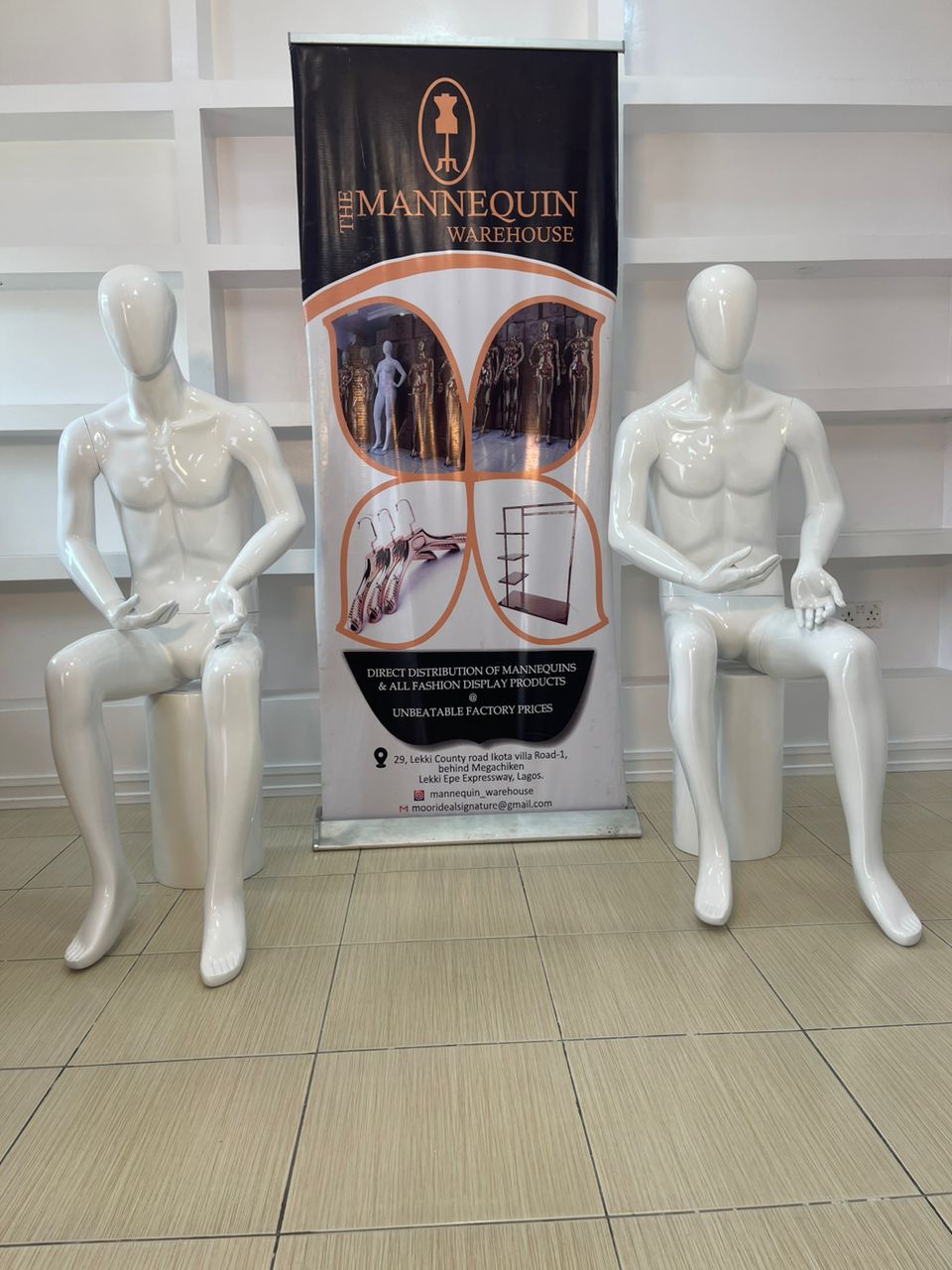 b10e82d5-6c6c-4eb8-a710-224772432087 MALE FIBER SITTING MANNEQUIN - Image 1